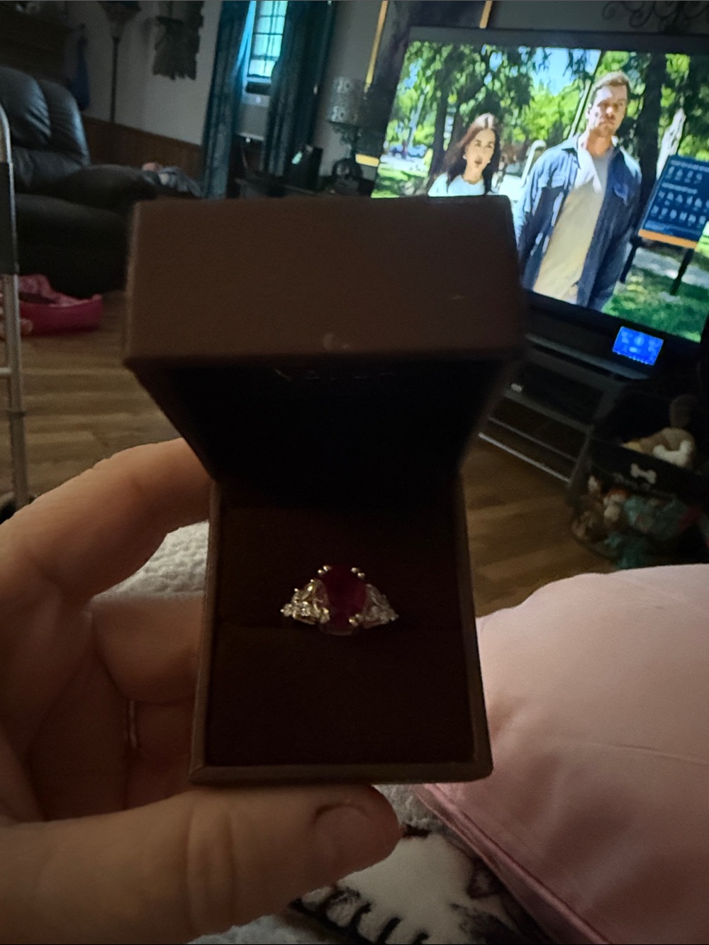 Classic natural Garnet Red Centerstone Ring with Clear Side Stones - Women Jewel